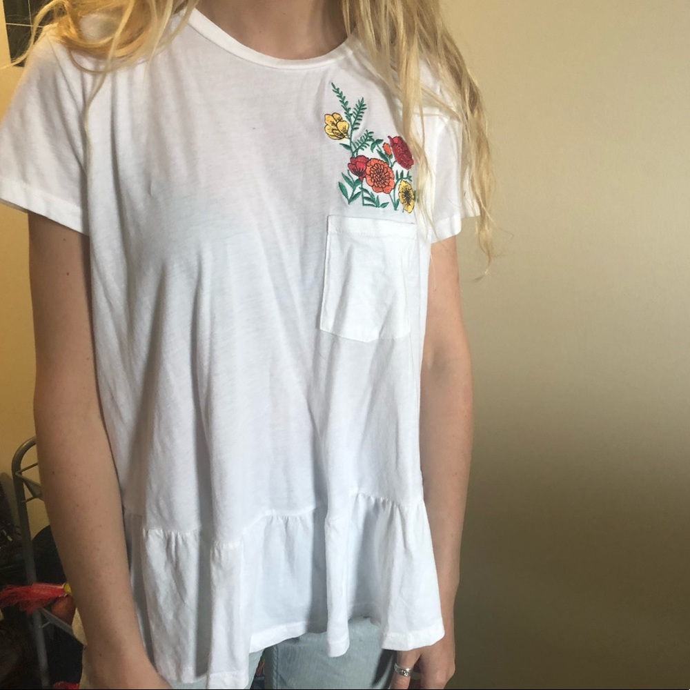 Embroidered flower t-shirt